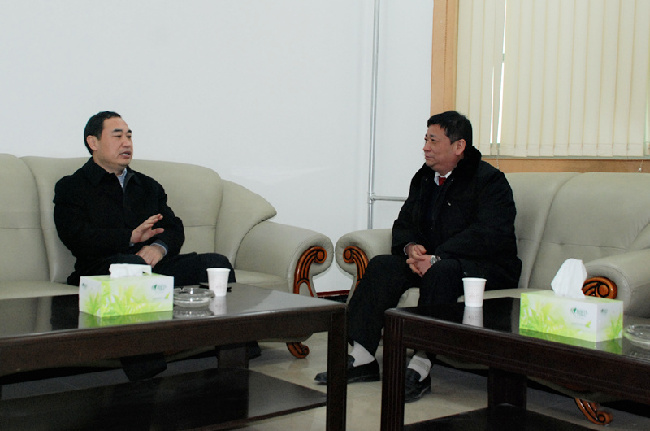 县委书记郑辉到浚县法院调研指导工作